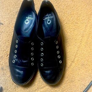 Calleen Cordero size 8.5 flats.